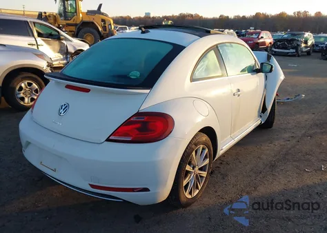 2018 Volkswagen Beetle 2.0T Se из США, поврежденный, VIN 3VWJD7AT7JM711667